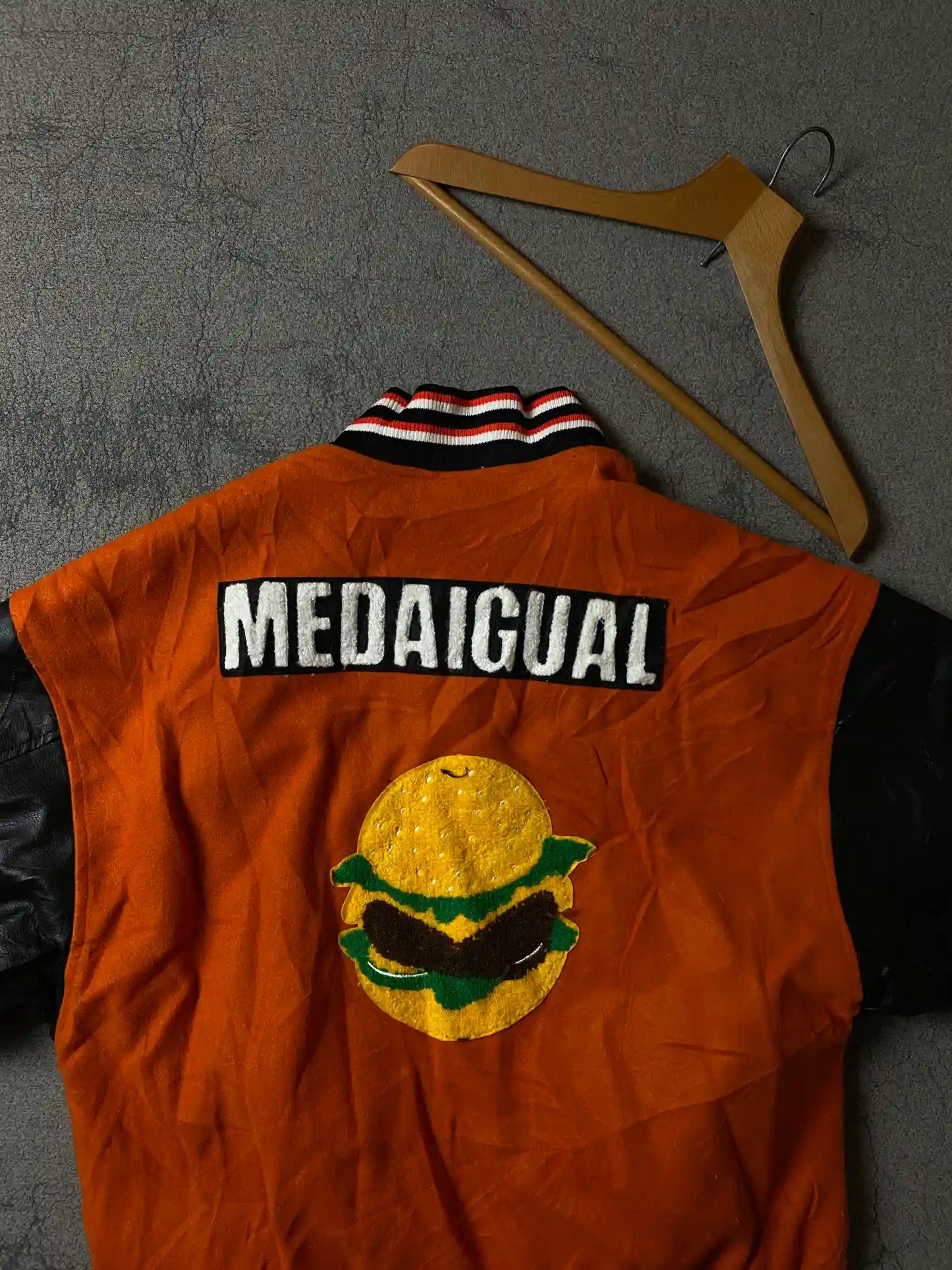 OVERSIZED VARSITY JACKET