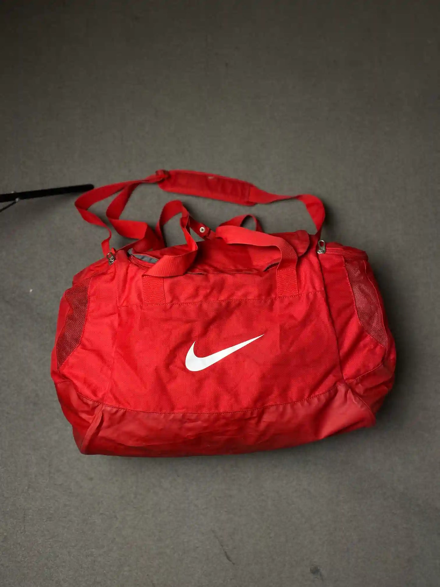 NIKE DUFFLE BAG