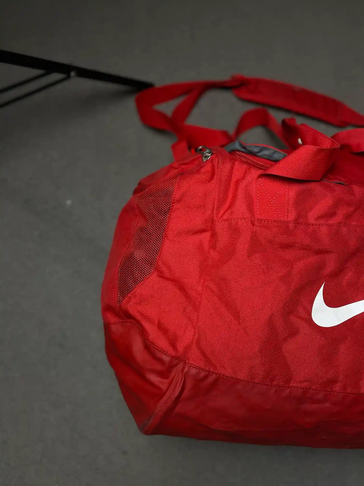NIKE DUFFLE BAG