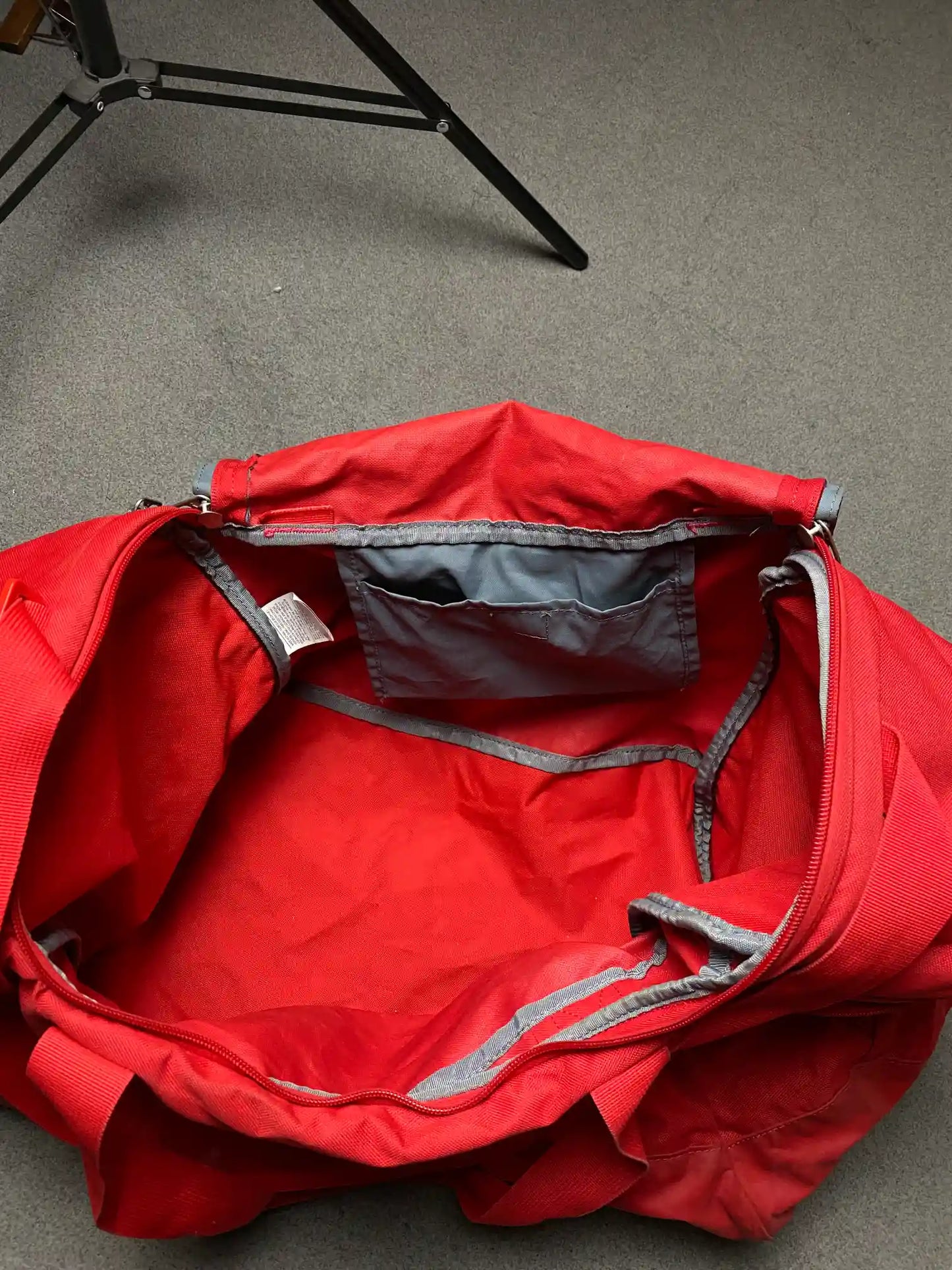 NIKE DUFFLE BAG