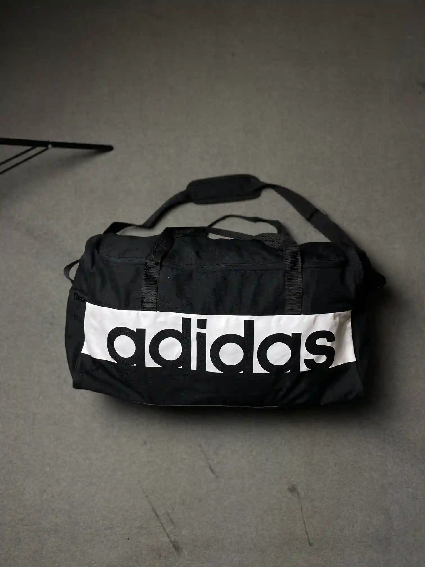 ADIDAS DUFFLE BAG // MEDIUM