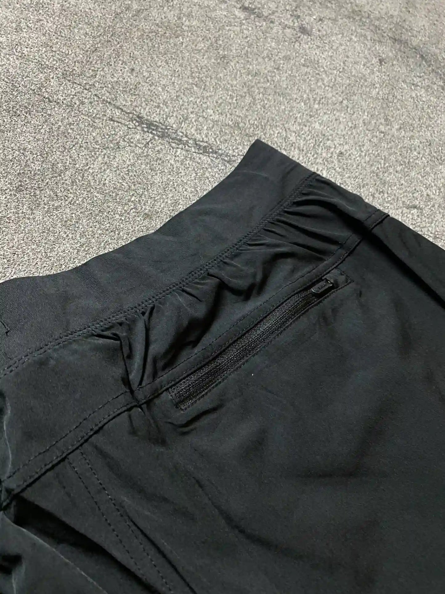 GAIAM SPORTS SHORTS
