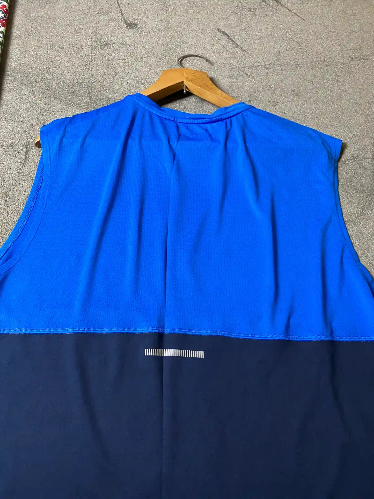 RUSSELL SLEEVELESS SHIRT
