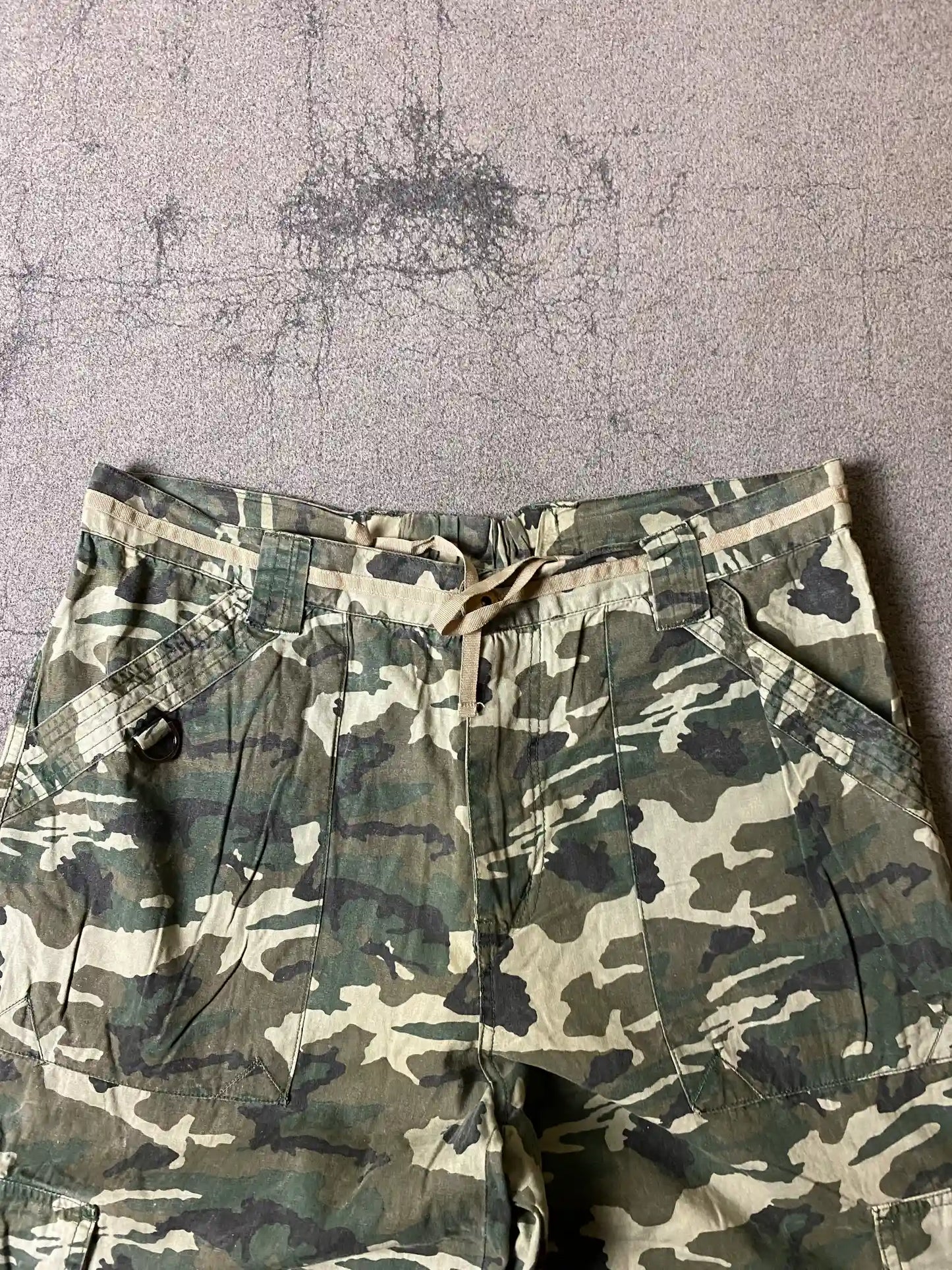 CAMO 3 QUARTER TROUSER
100% ORIGINAL
WAIST 34-38