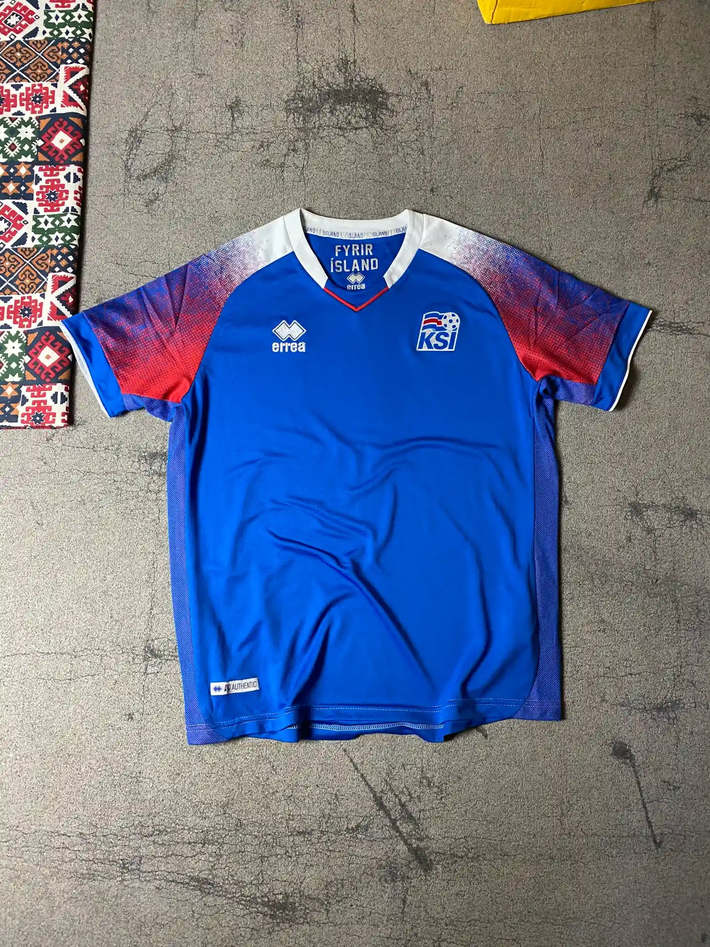 ICELAND ICONIC JERSEY