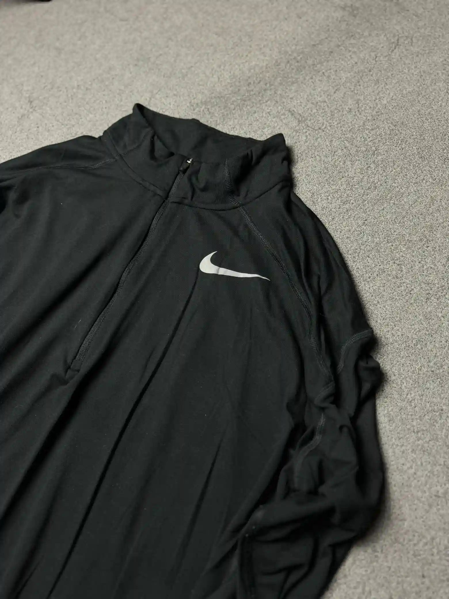 NIKE RUNNING ELASTIC THUMBHOLDER DRI-FIT TRAINING DRILL TOP // LARGE 🥶