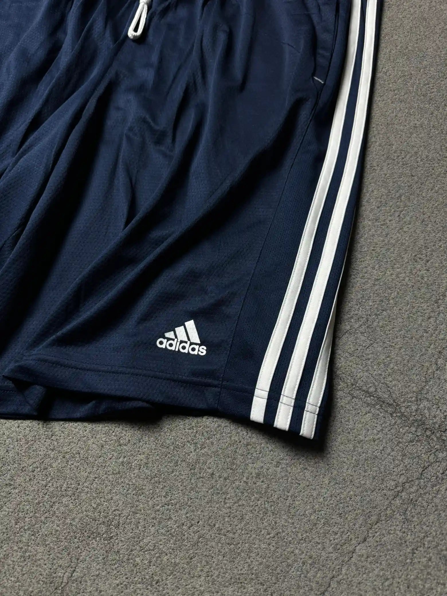 ADIDAS CLIMALITE POCKETS SHORT // 2XL MADE IN VIETNAM