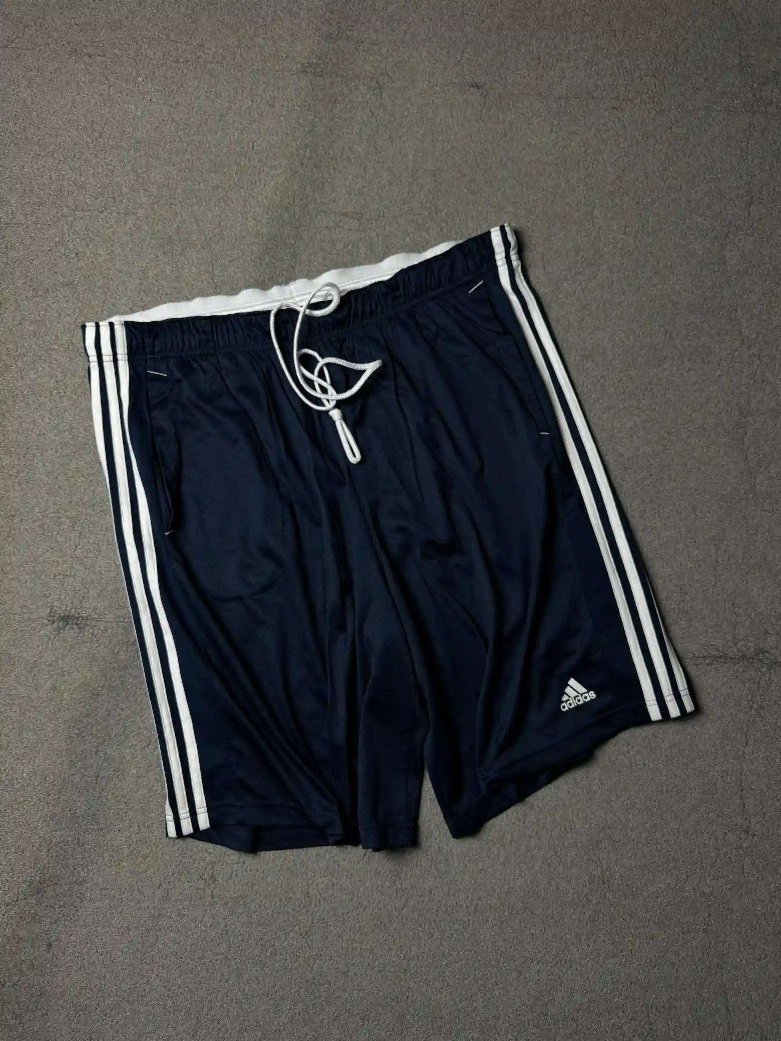 ADIDAS CLIMALITE POCKETS SHORT // 2XL MADE IN VIETNAM