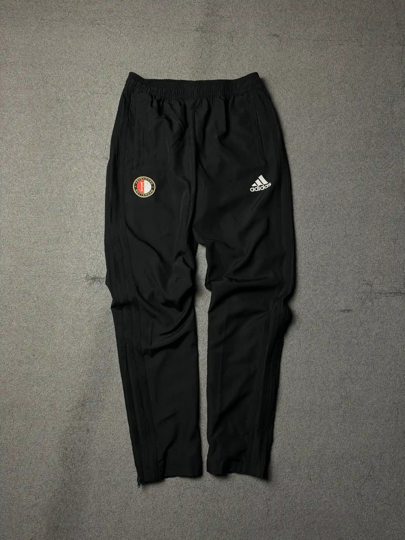 ADIDAS X FEYENOORD TRACK TROUSER // ZIP POCKETS 🔥 🥶
100% ORIGINAL 
PREMIUM CONDITION