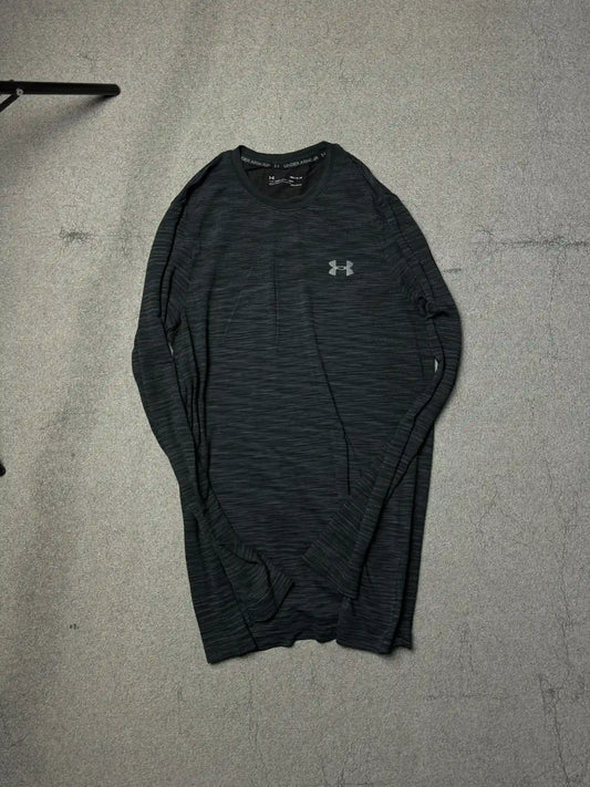 UNDERARMOUR FITTED SHIRT // ADULT MEDIUM