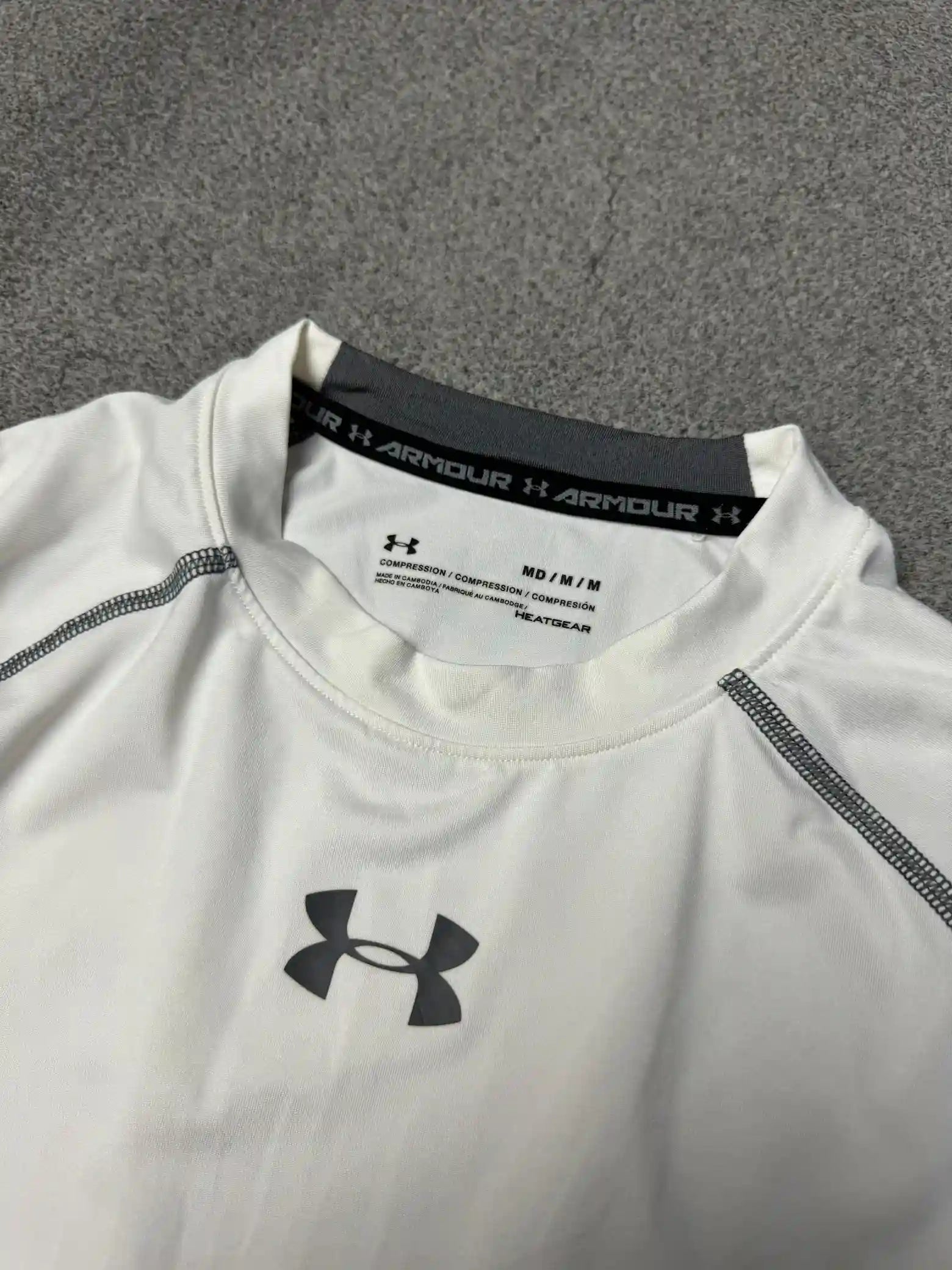 UNDERARMOUR FULL SLEEVES WHITE COMPRESSIONS