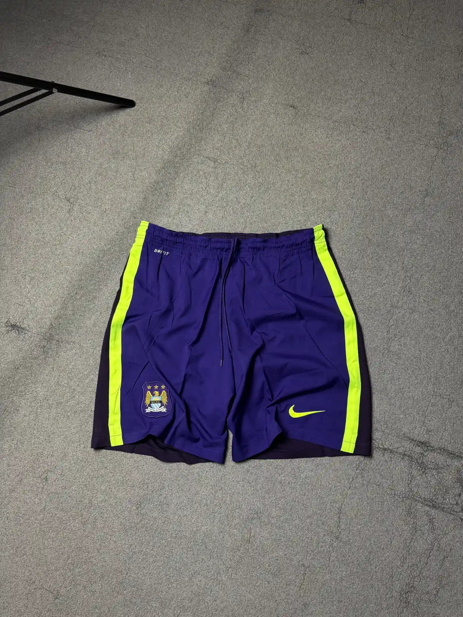 MANCITY RETRO 2014/15 THIRD AWAYD MATCHDAY X NIKE AUTHENTIC SHORT 👀
100% ORIGINAL