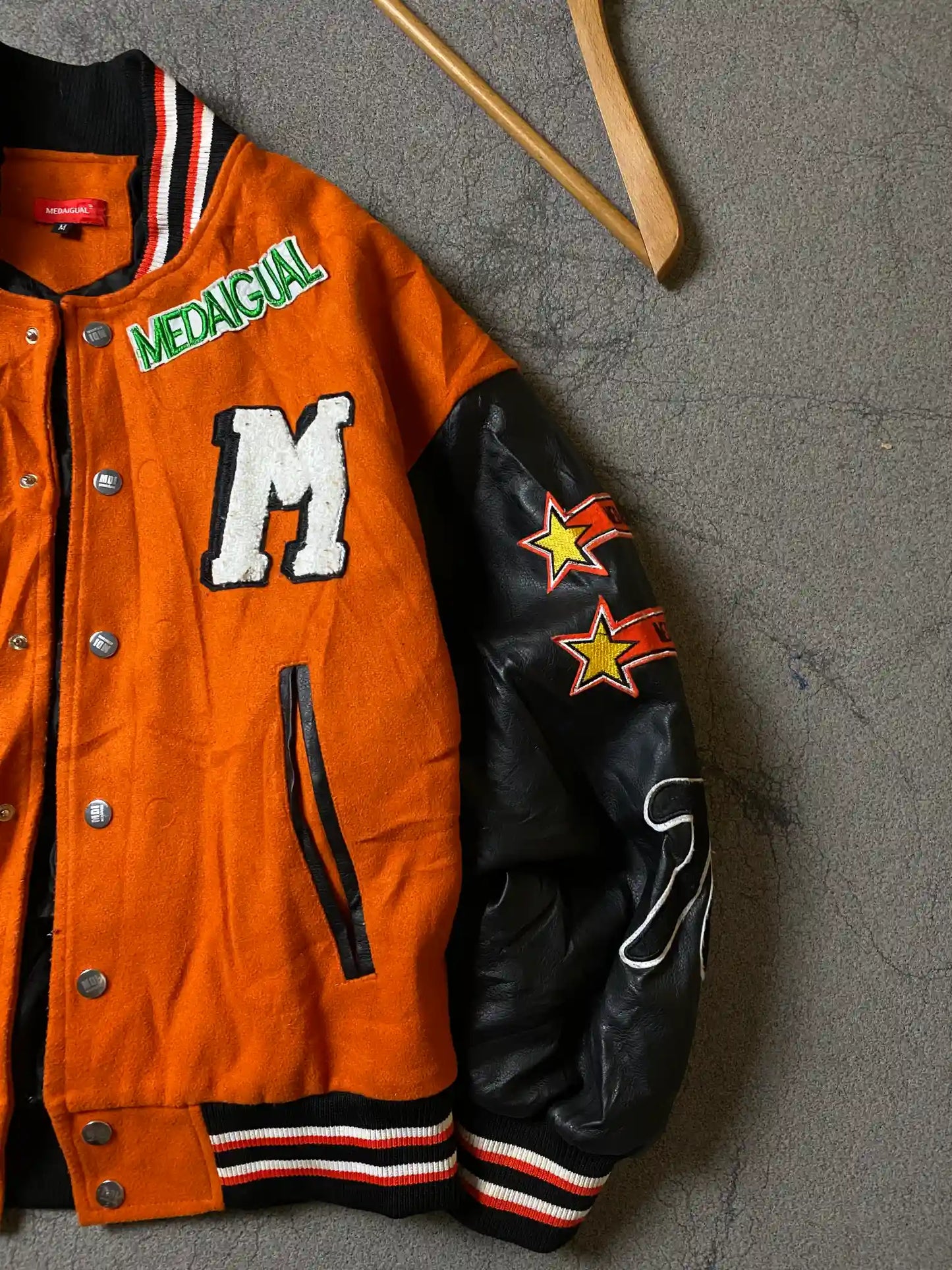 OVERSIZED VARSITY JACKET