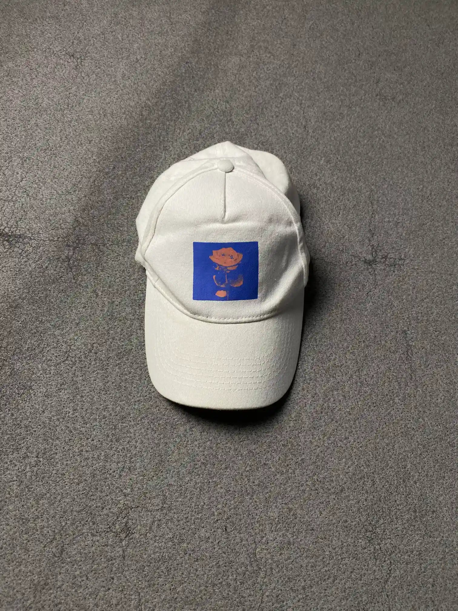 GLITCH ROSE LOGO WHITE CAPS