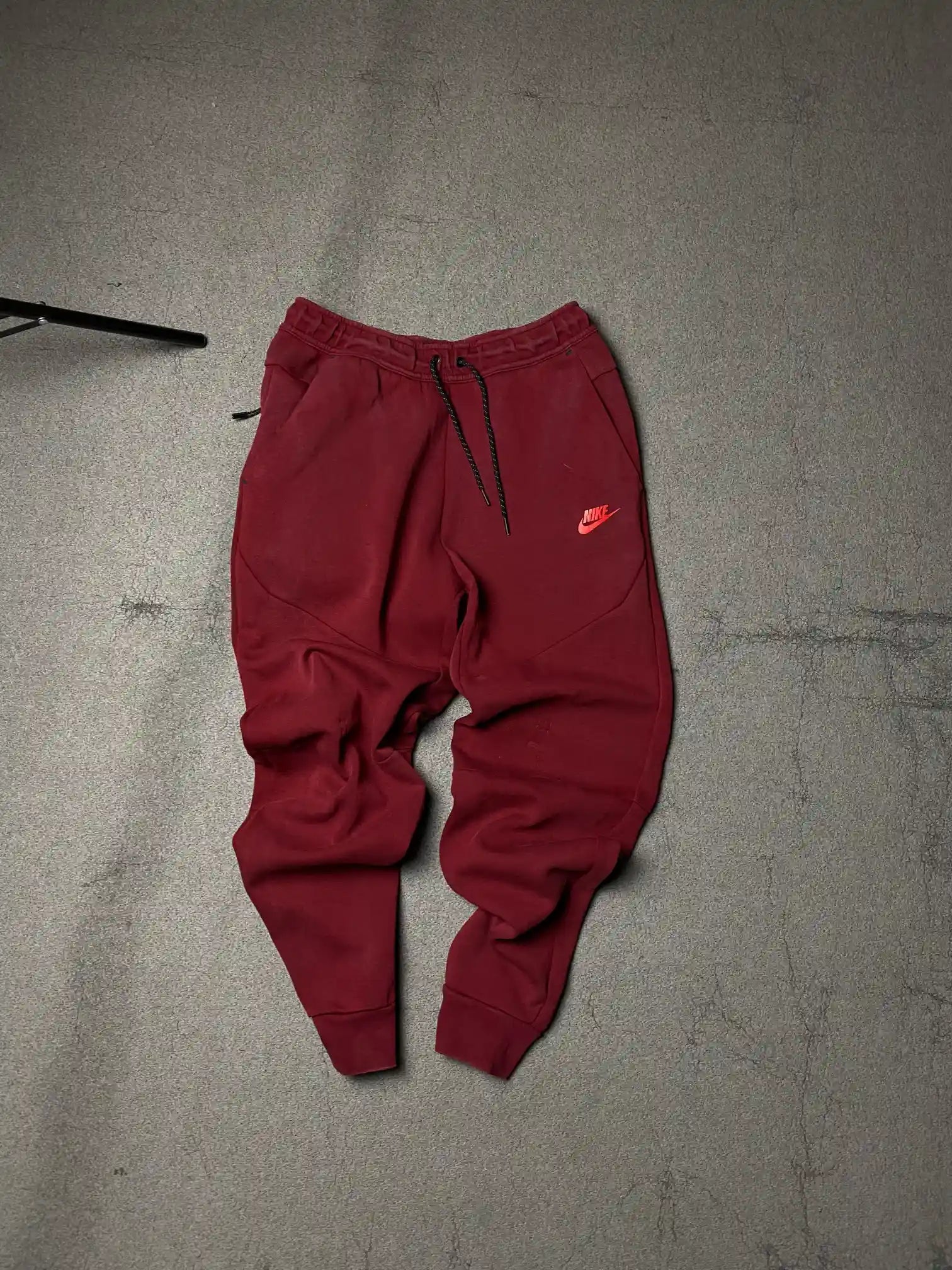 NIKE TECH FLEECE PANT // MEDIUM