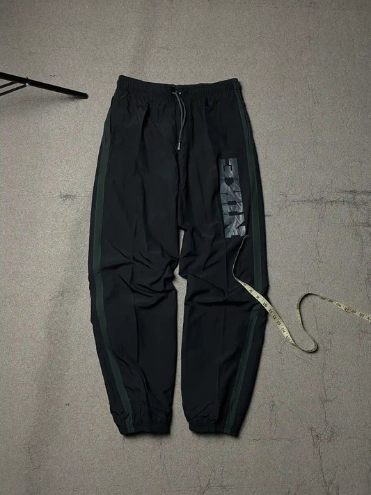 NIKE PARACHUTE TROUSER // MEDIUM