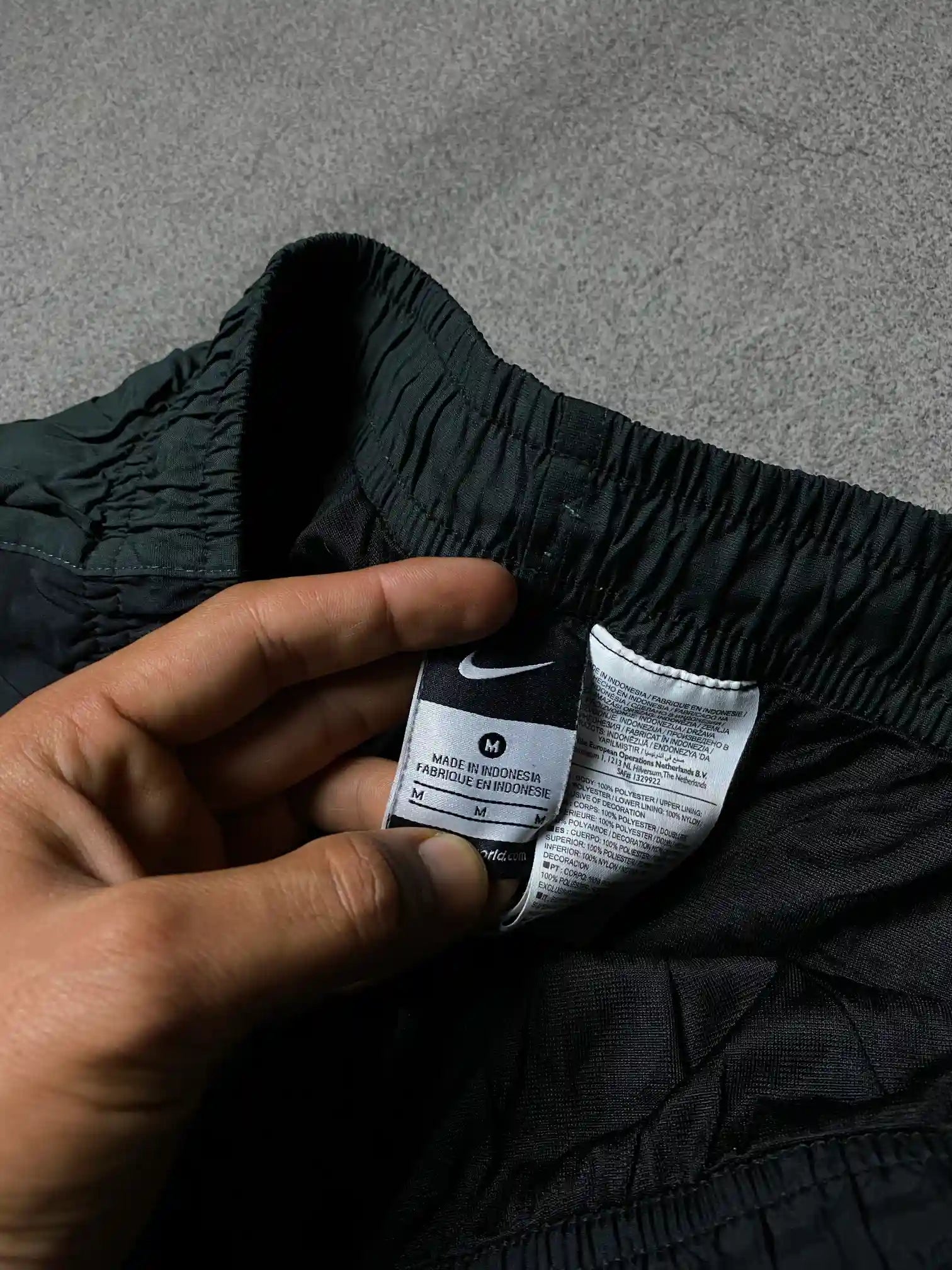 NIKE PARACHUTE TROUSER // MEDIUM