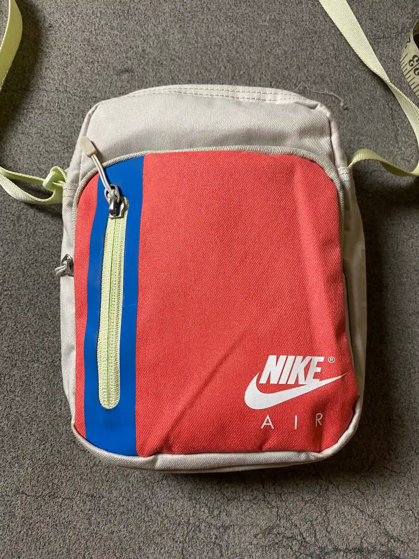 NIKE CROSS BODY BAG