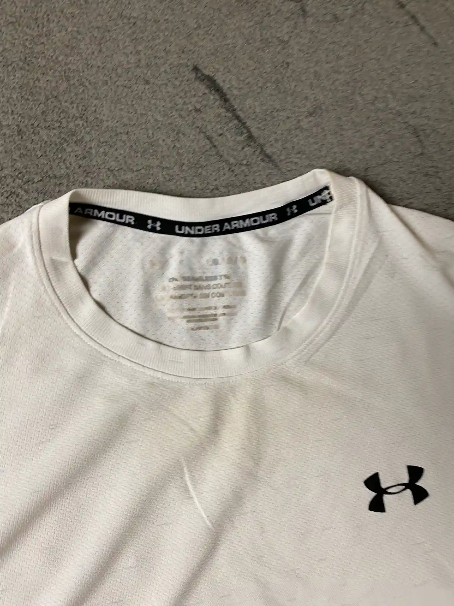 UNDERARMOUR LIGHT SHIRTS