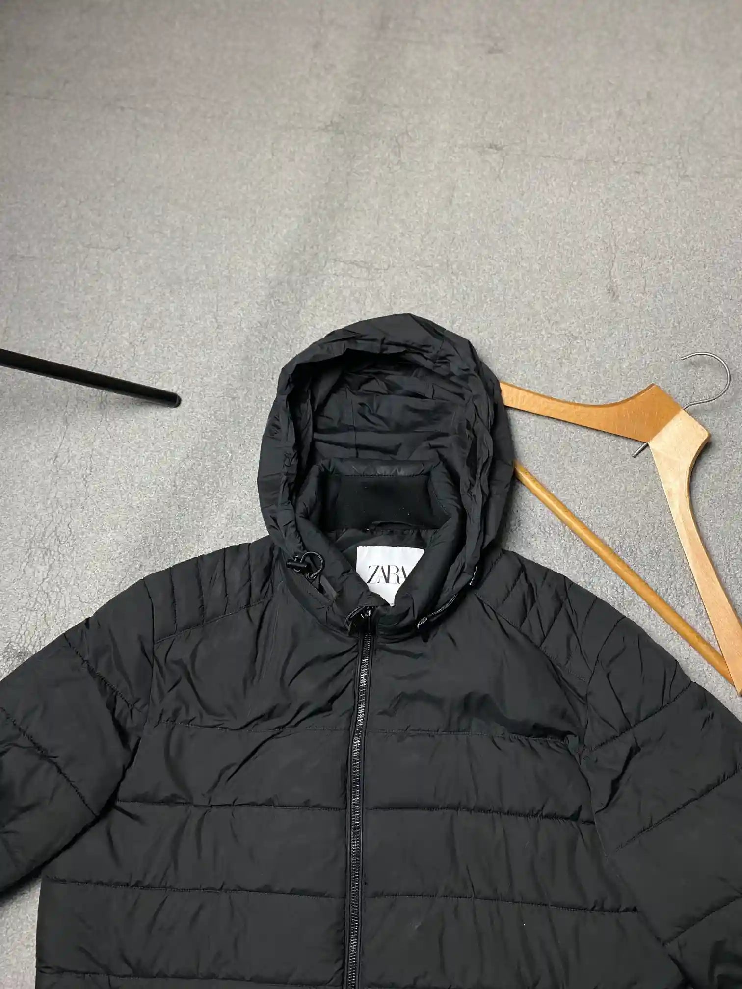 ZARA PUFFER JACKET// LARGE