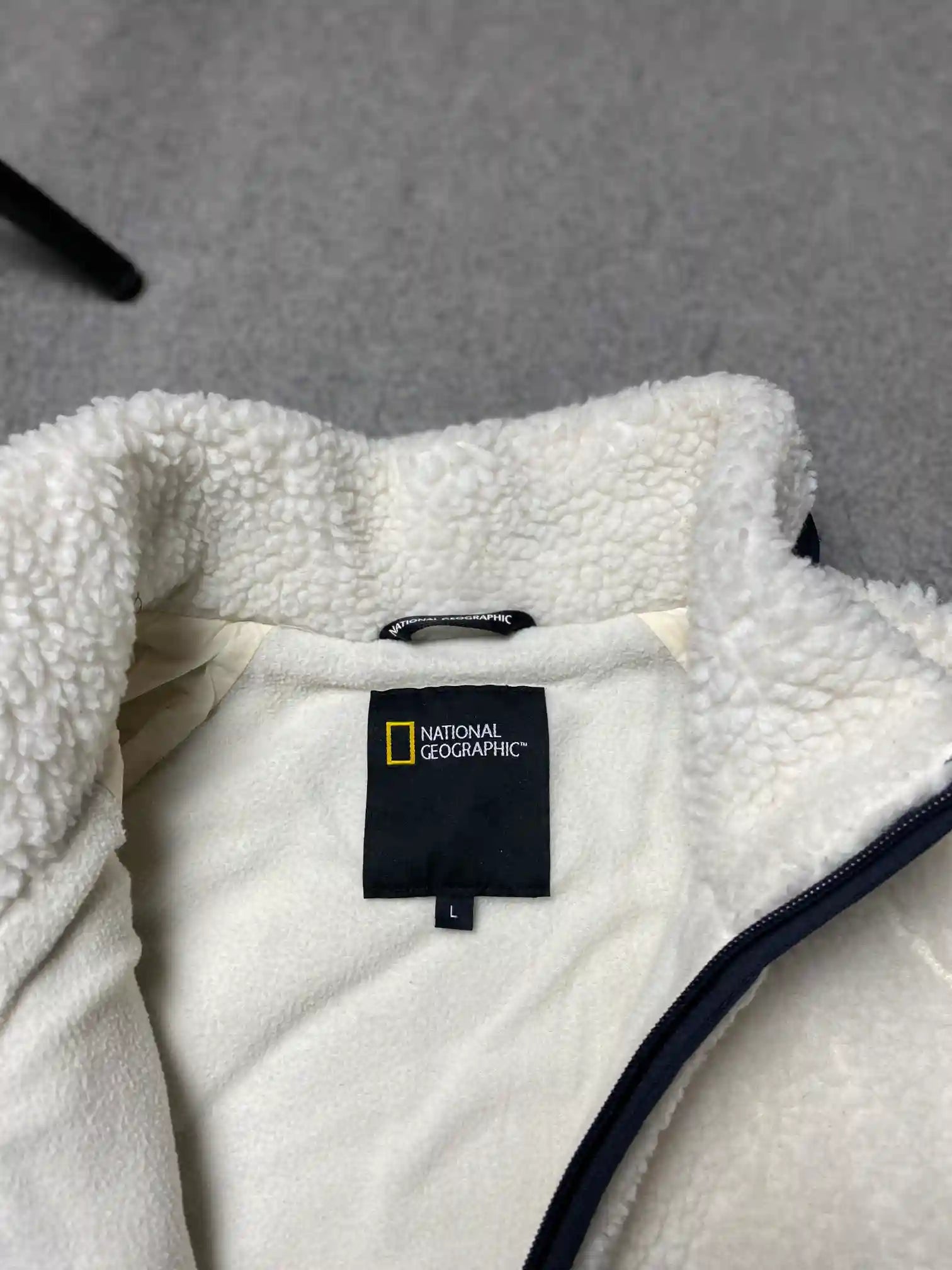 NATIONAL GEOGRAPHIC OFFICIAL FLEECE JACKET // LARGE