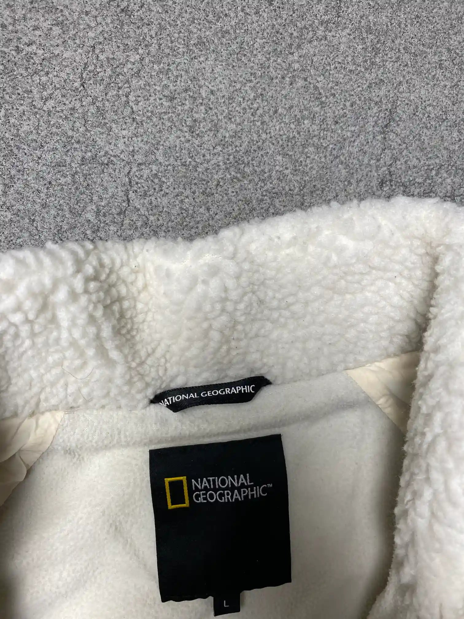 NATIONAL GEOGRAPHIC OFFICIAL FLEECE JACKET // LARGE