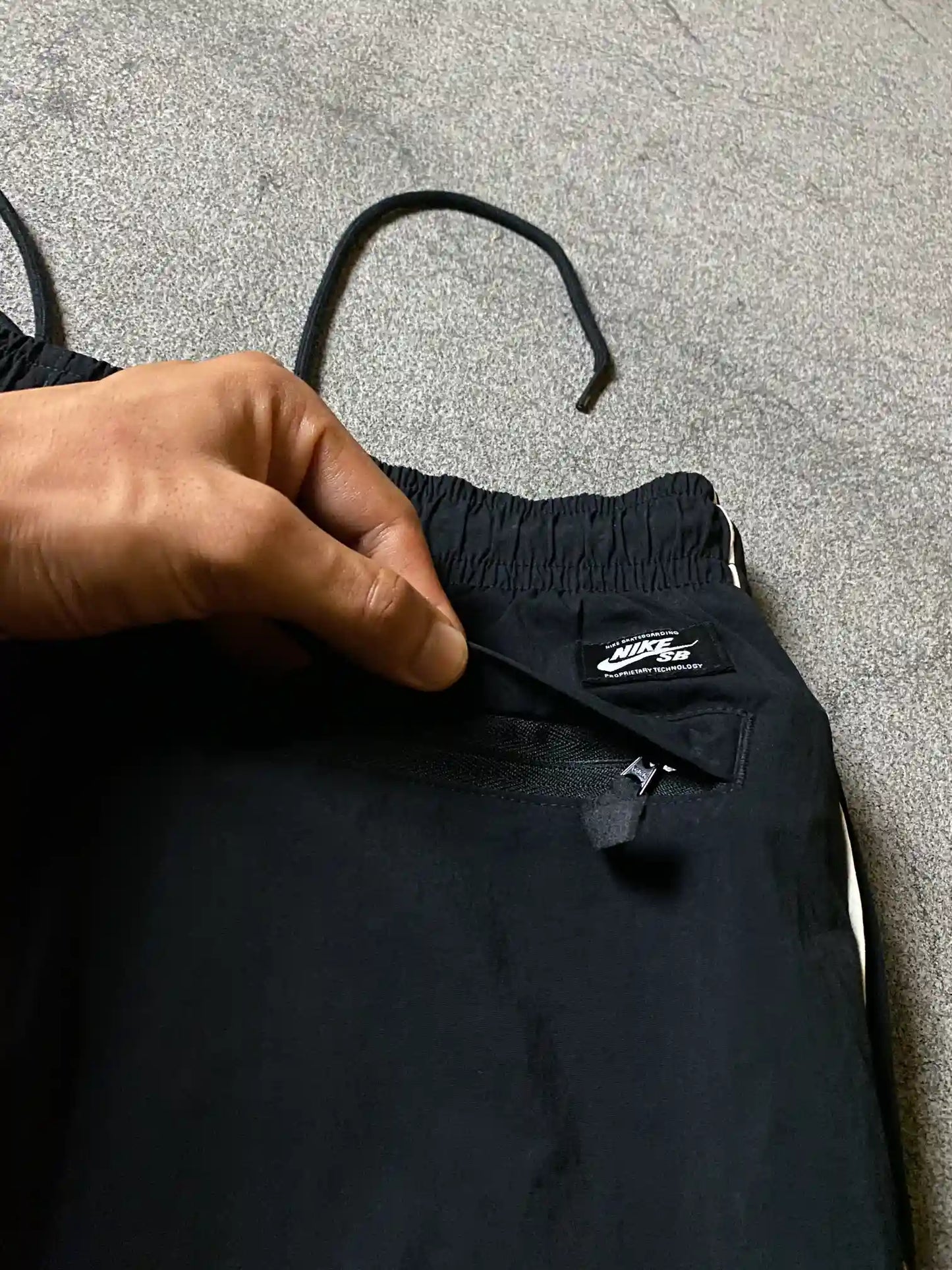 NIKE SB 3 QUATER TROUSER