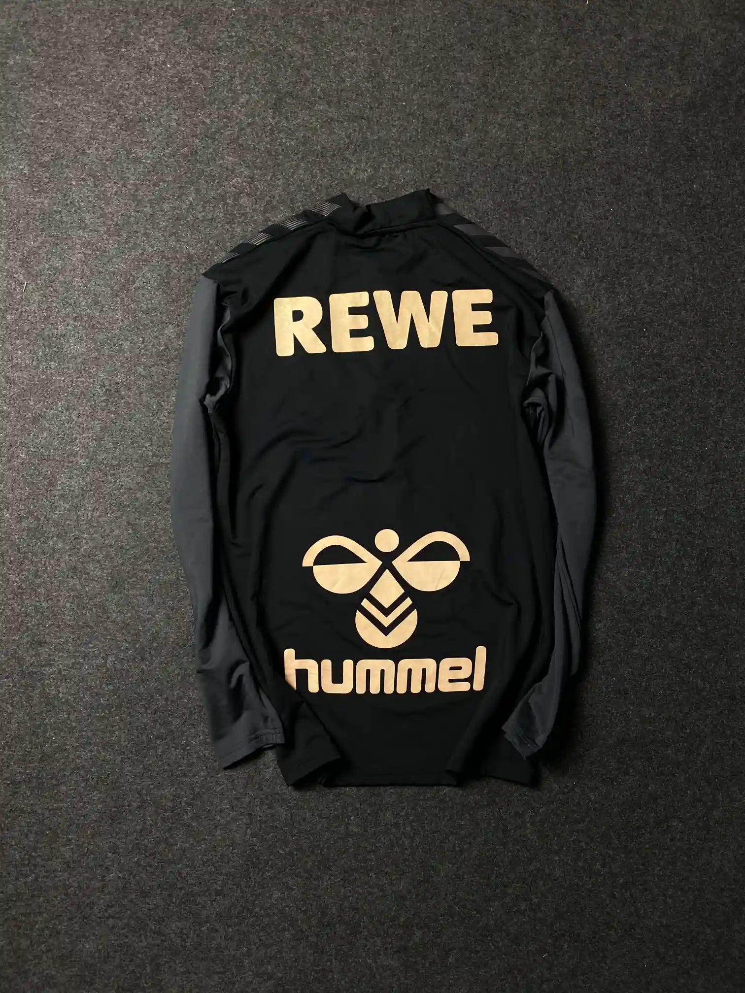 KÖLN X HUMMEL DRILL TOP