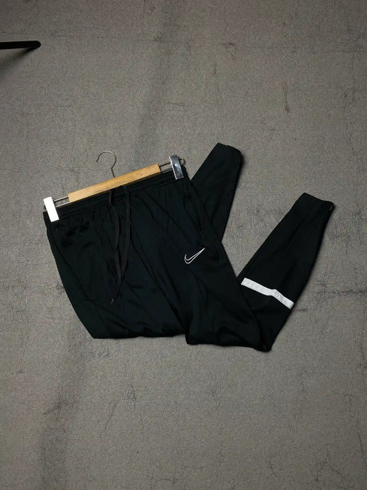 Nike academy DRI-FIT trouser // adult small