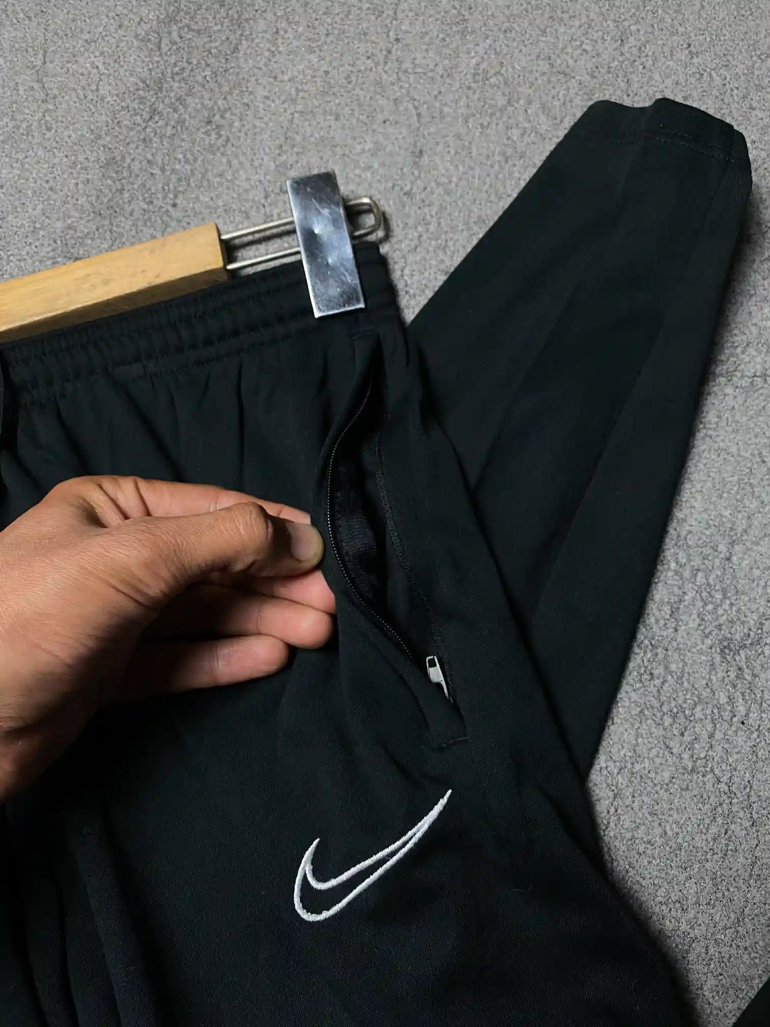 Nike academy DRI-FIT trouser // adult small