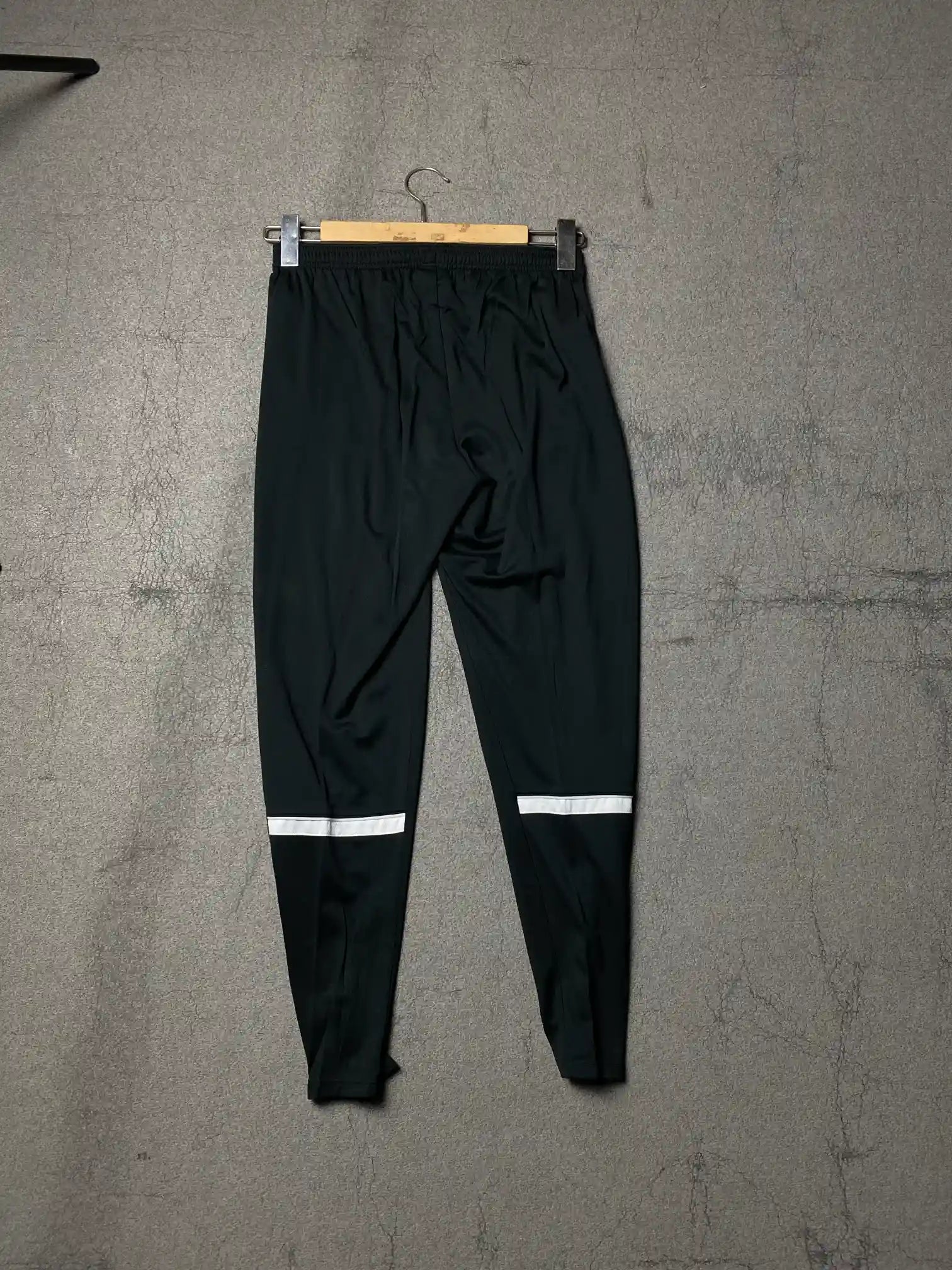 Nike academy DRI-FIT trouser // adult small