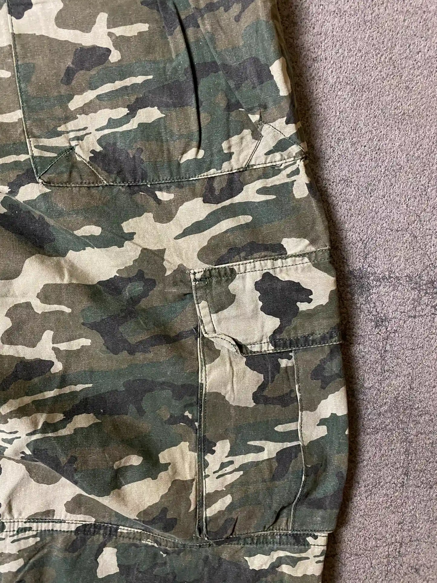 CAMO 3 QUARTER TROUSER 
100% ORIGINAL 
WAIST 34-38