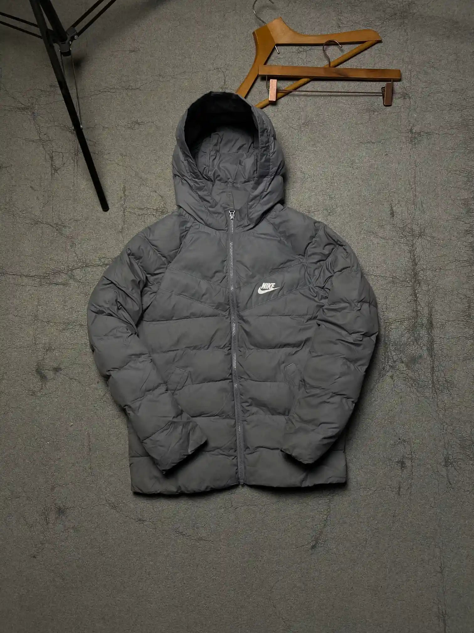 NIKE PUFFER JACKET // KIDS LARGE