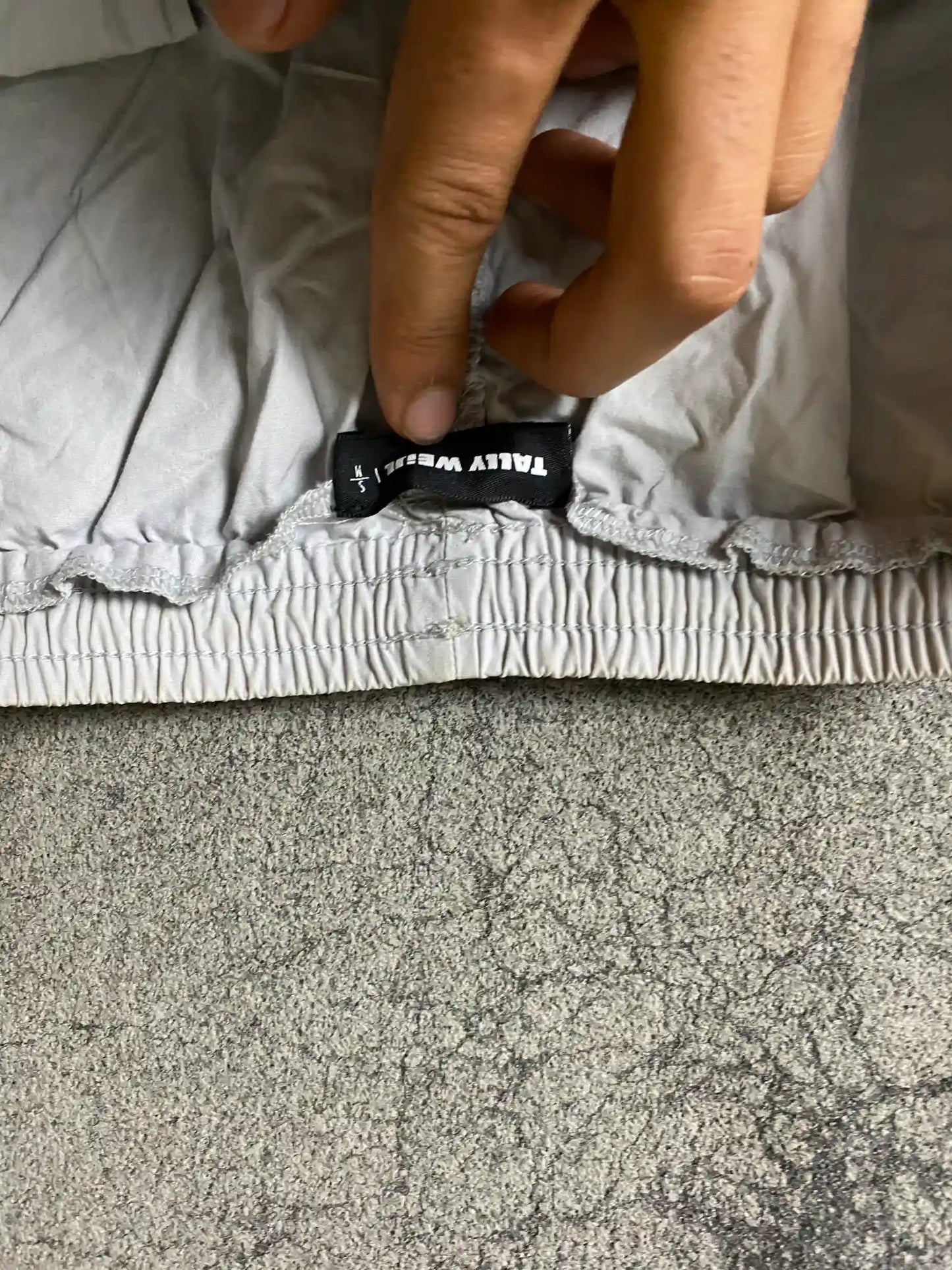 BAGGY TROUSERS