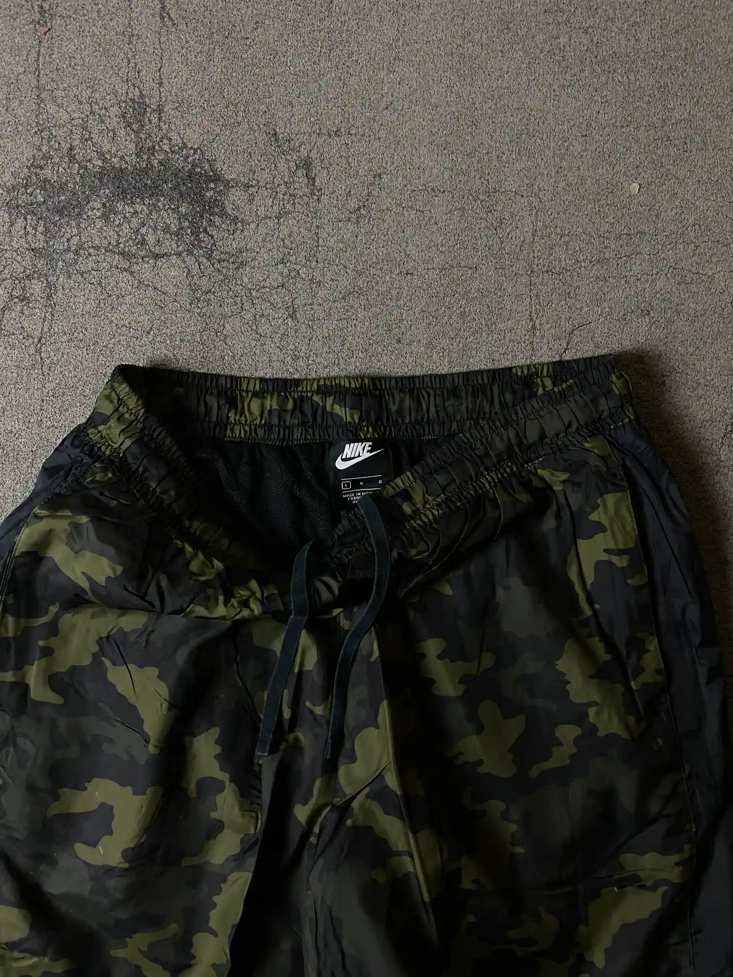 NIKE CAMO STREETWEAR TROUSERS