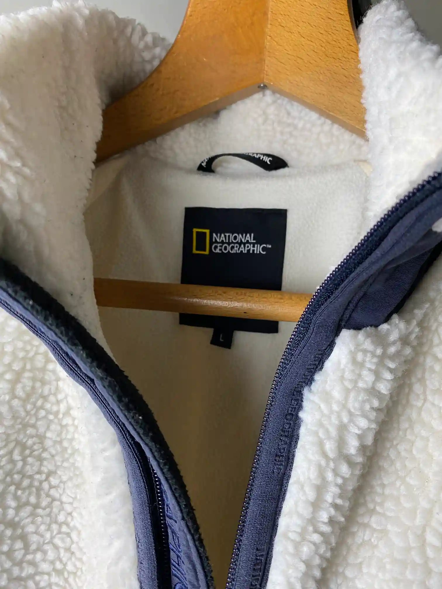 NATIONAL GEOGRAPHIC OFFICIAL FLEECE JACKET // LARGE