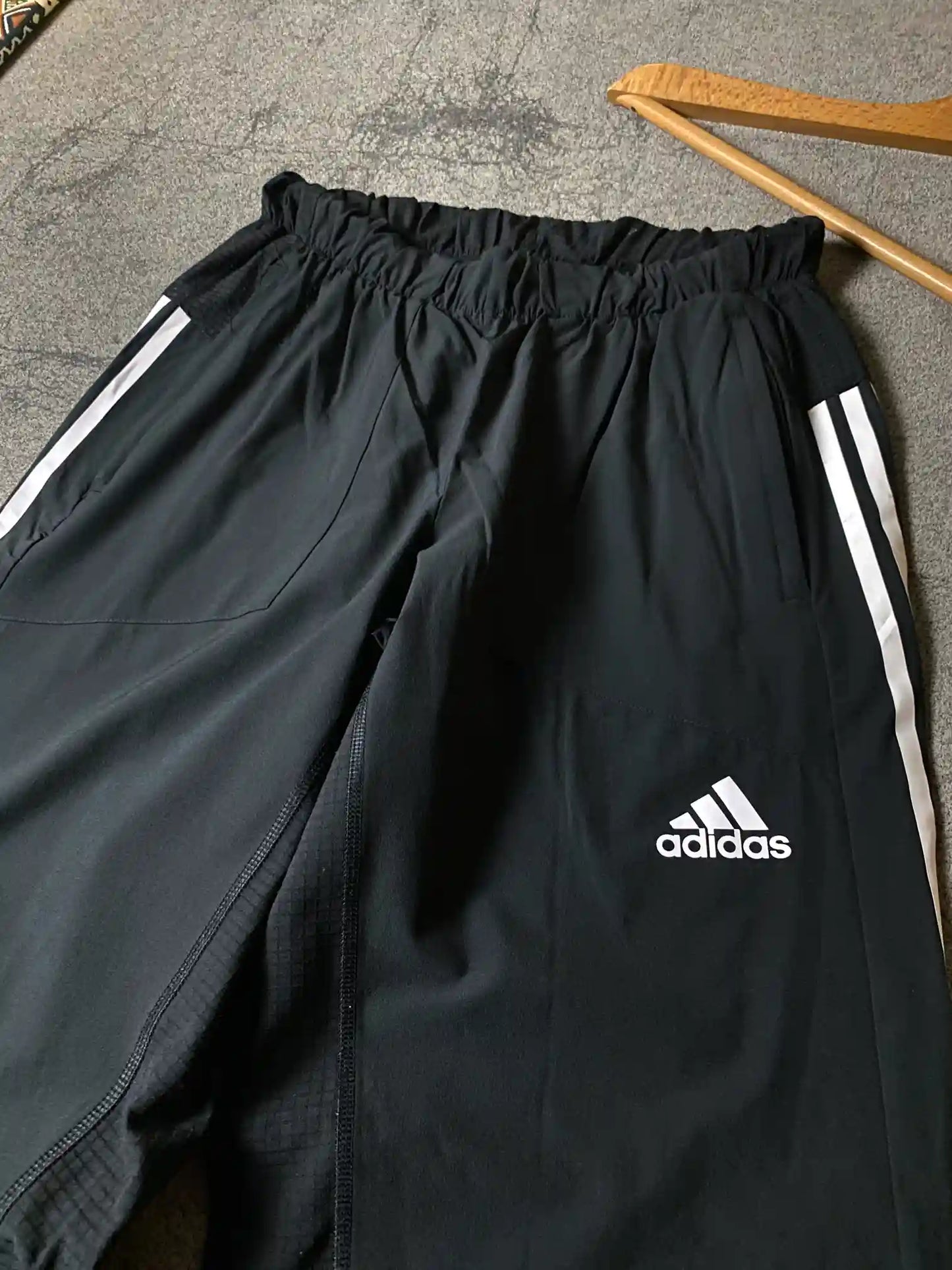 ADIDAS SINGAL PARACHUTE LIGHTWEIGHT ELASTIC TROUSERS
