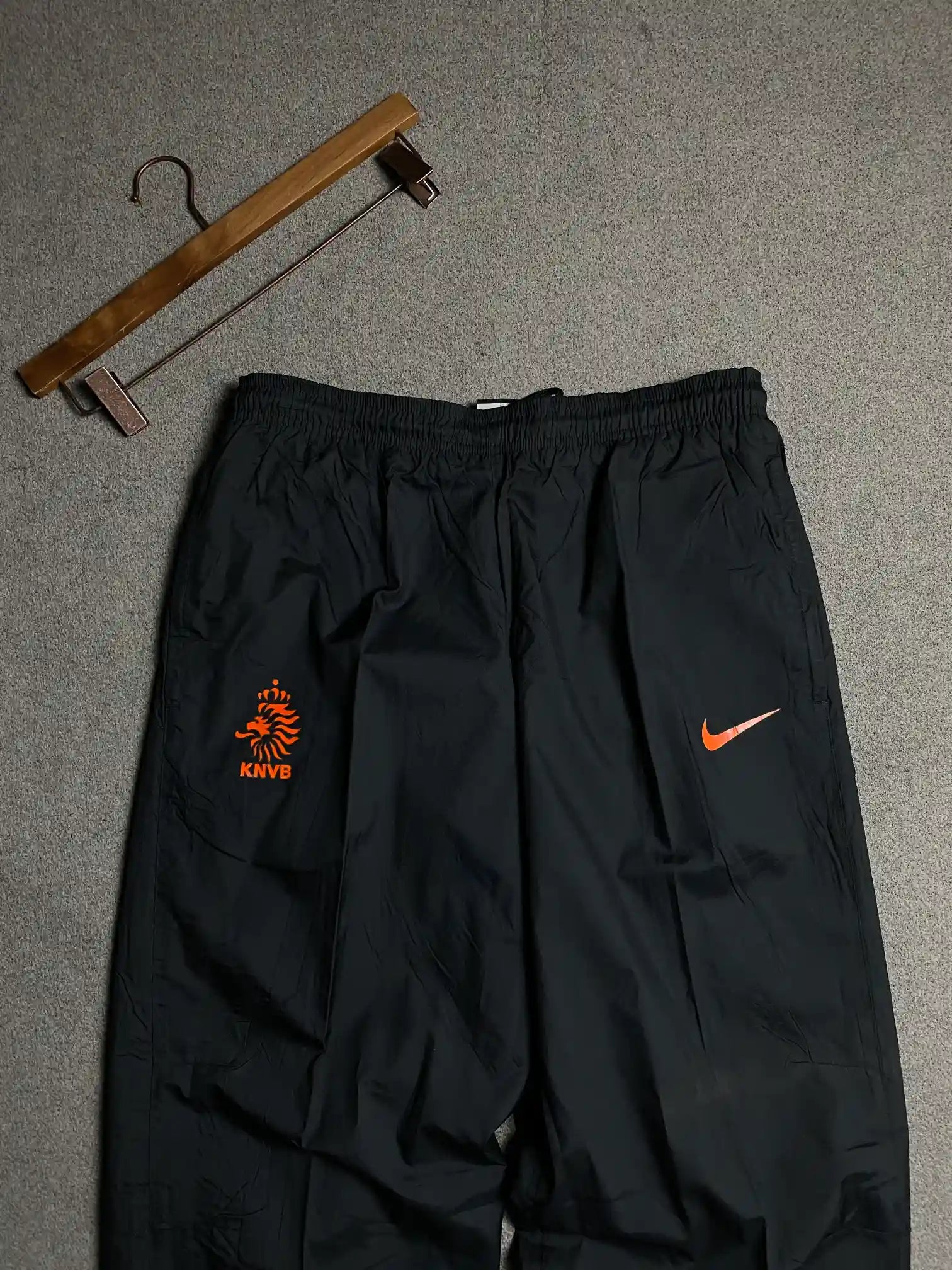 NIKE RETRO X NETHERLANDS  PARACHUTE TROUSERS ZIP POCKETS // MEDIUM 
100% ORIGINAL