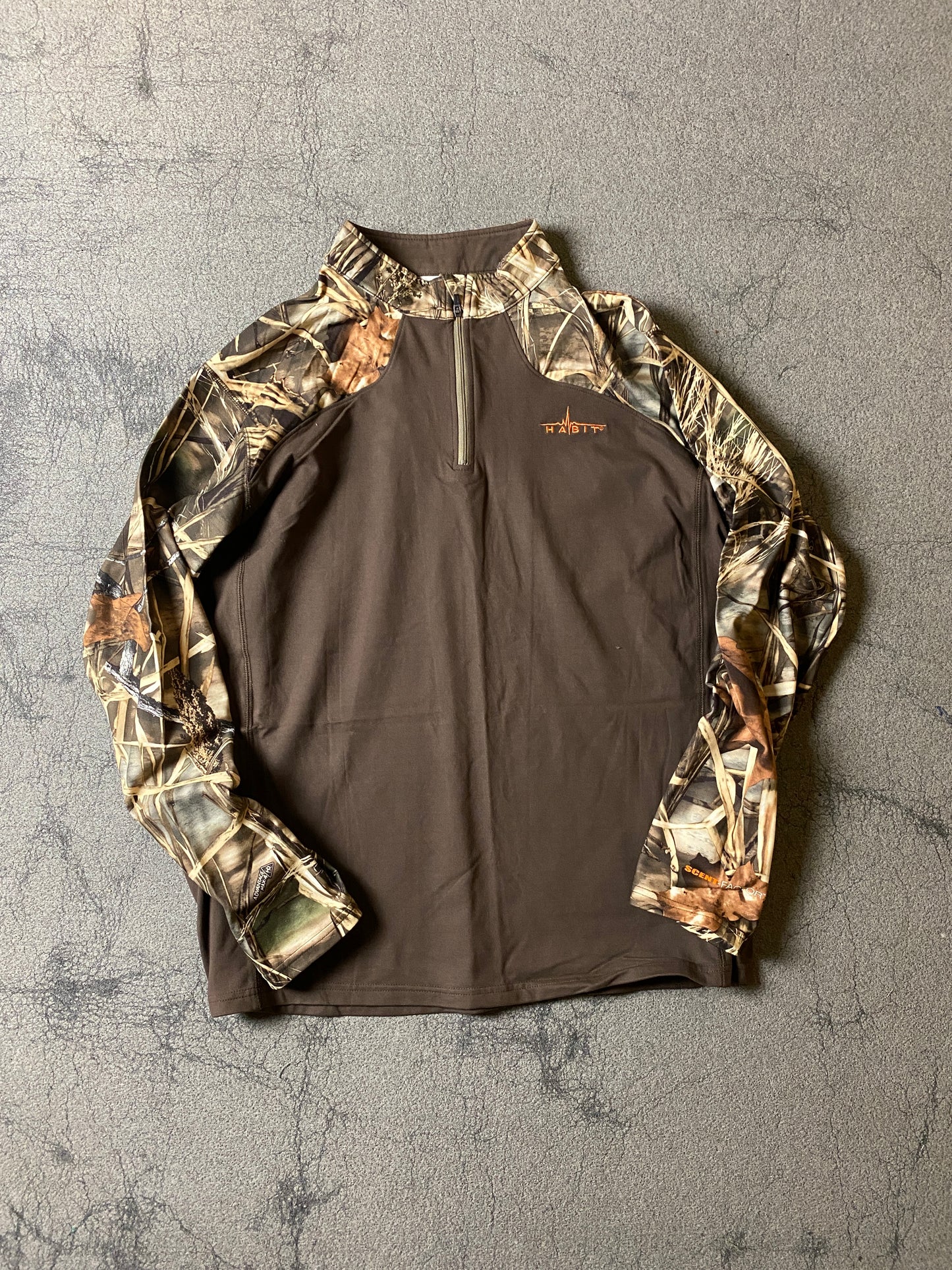 CAMO TOP