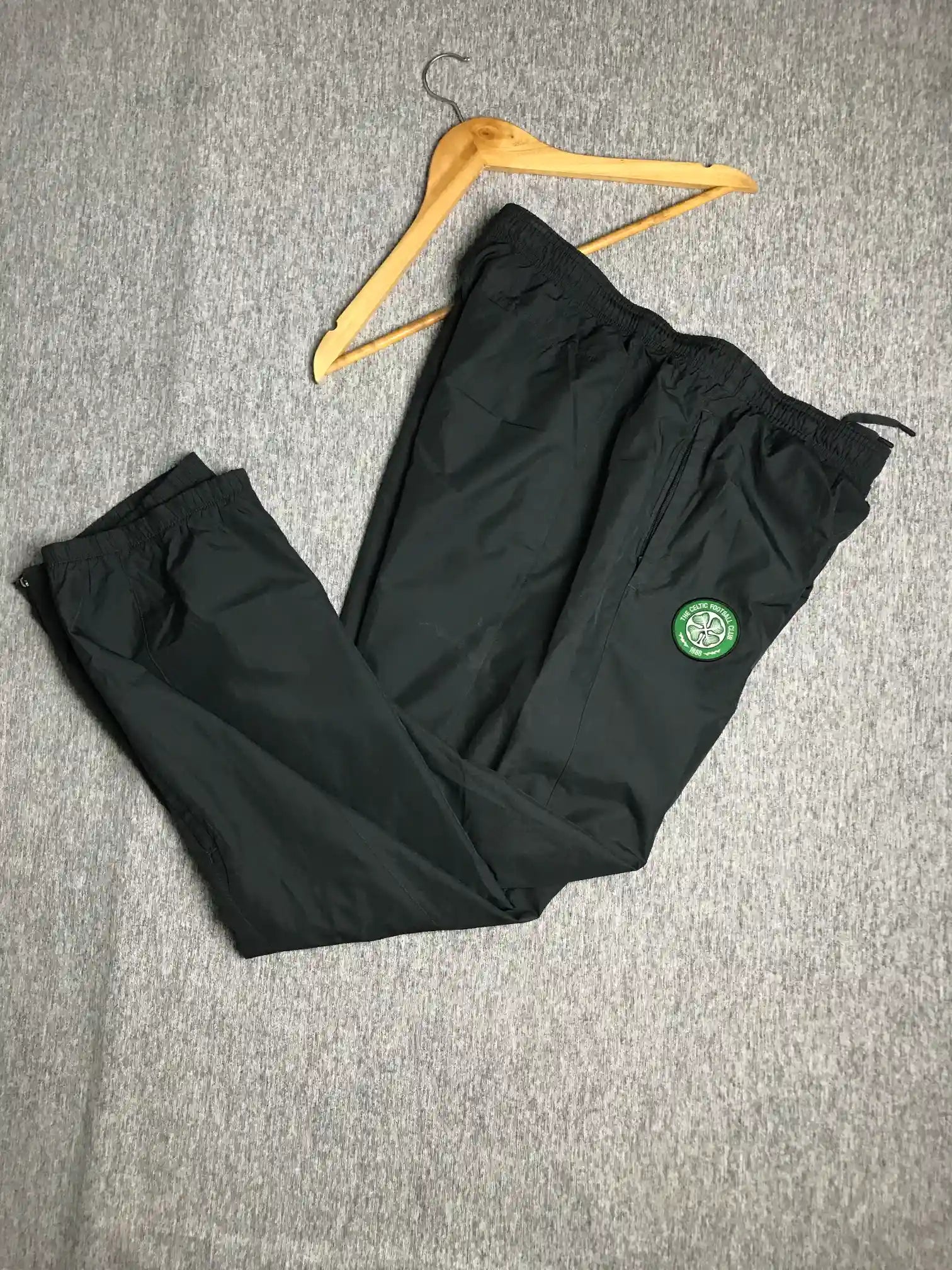 Preloved Celtic x Nike Parachute Baggy Track Pants