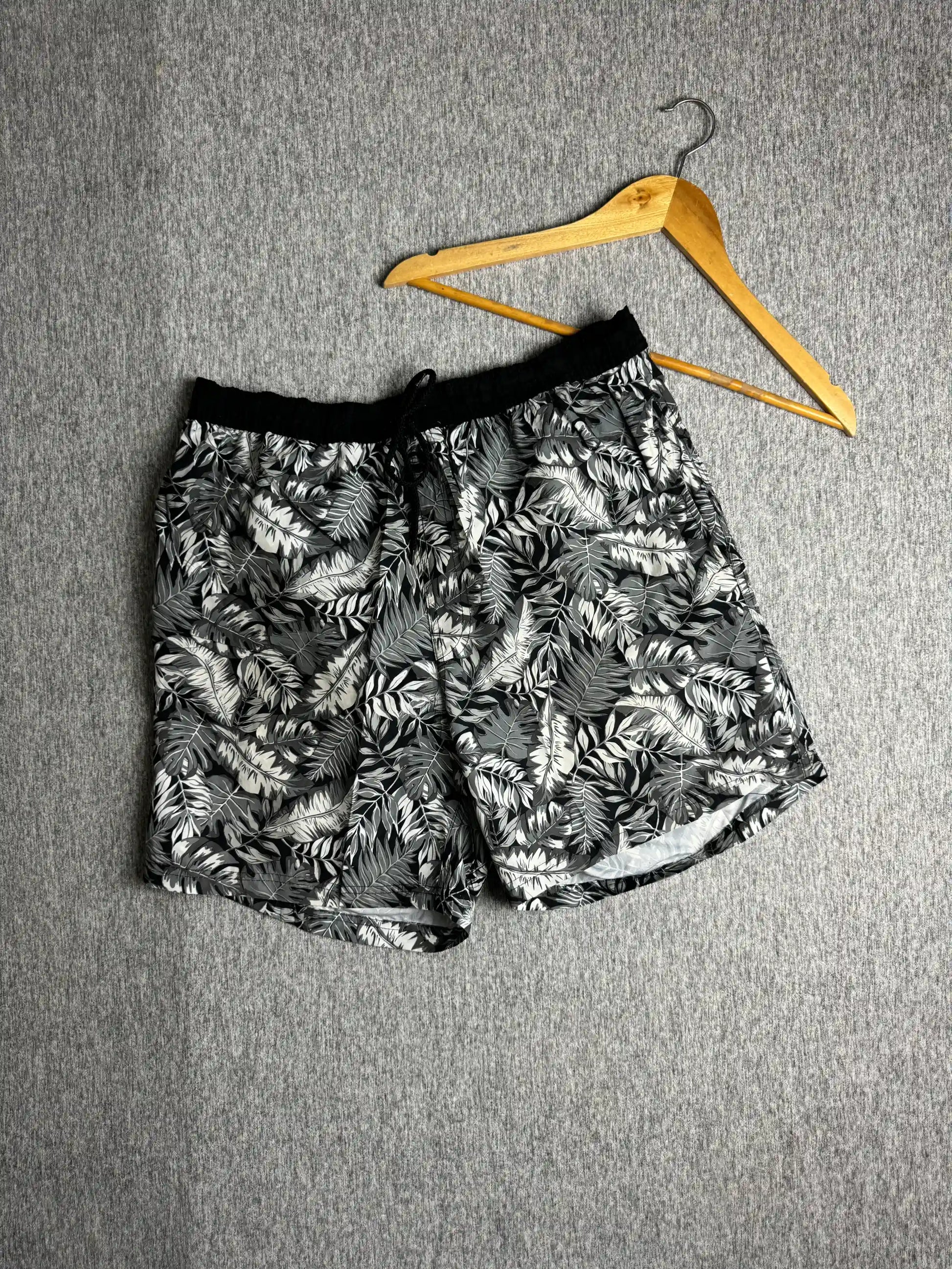 Preloved Identic mens Leaf Print Sports Shorts