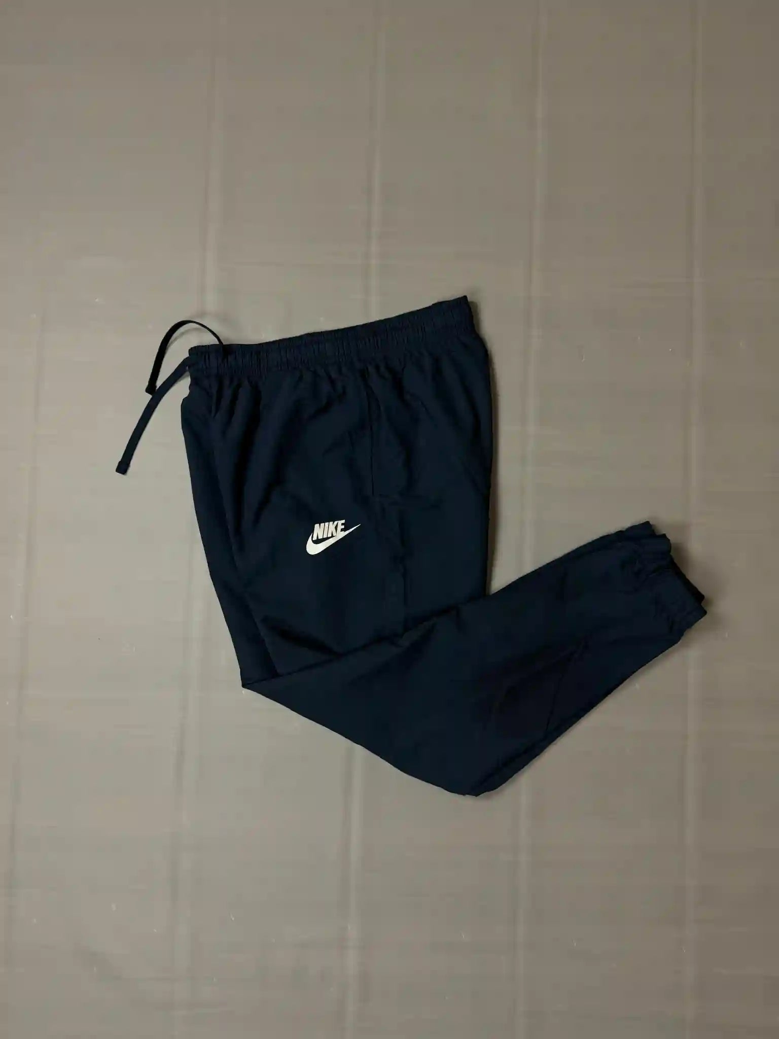 Preloved Nike DRI-FIT Parachute Trouser